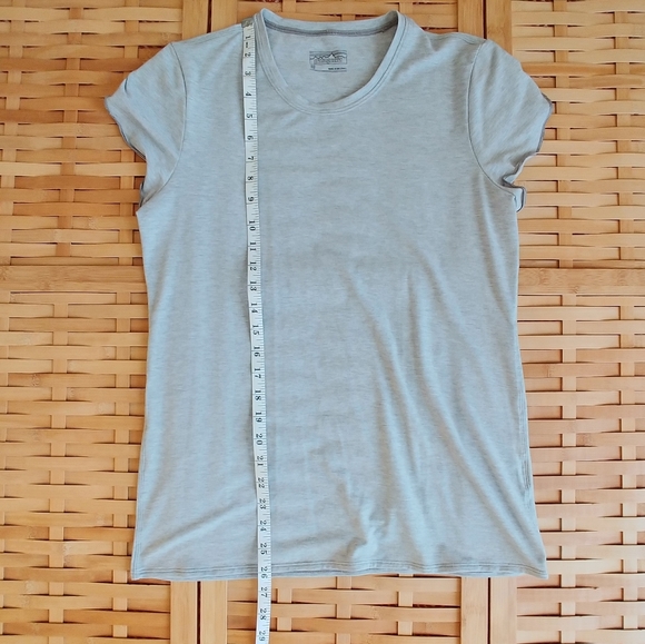 Patagonia tulip sleeve tee - Picture 6 of 6